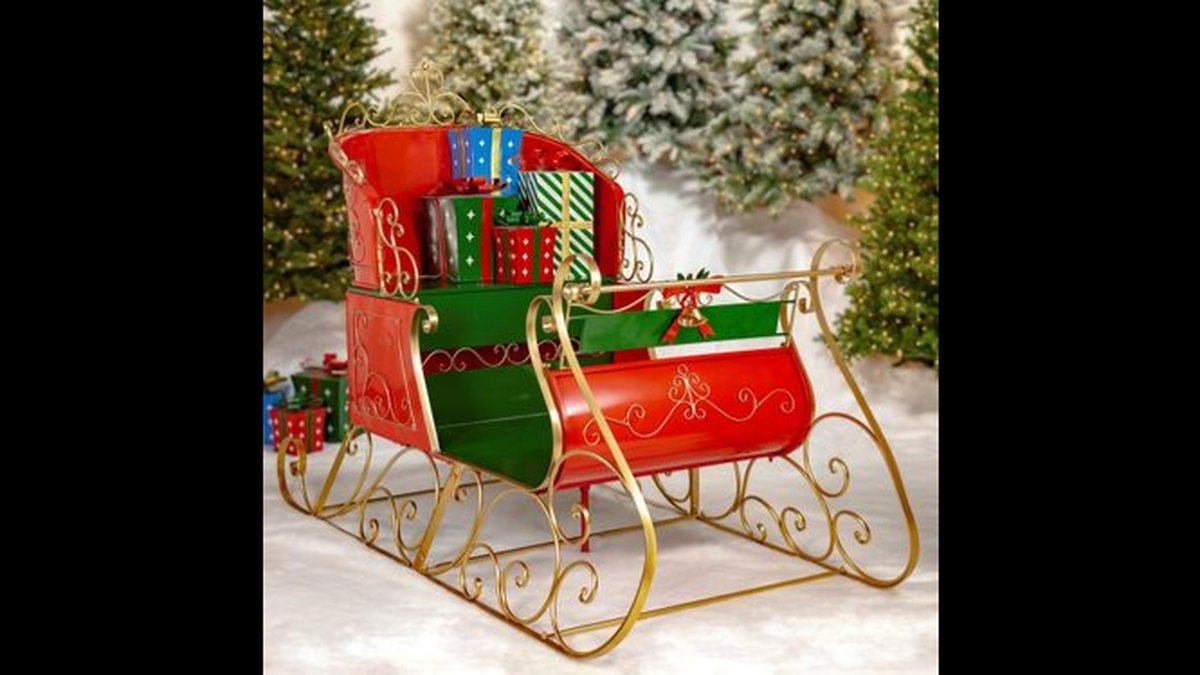 Large Outdoor Sleigh Decoration: Placement Tips & HOA Rules to Check