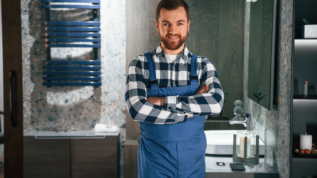 Plumbing Marketing: How AI Analysis Helps Find Budget Leaks & Improve Lead Gen