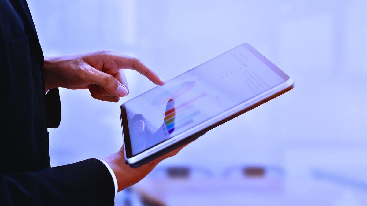 What Are Vanity Metrics in Marketing & What Numbers Really Matter for Growth?